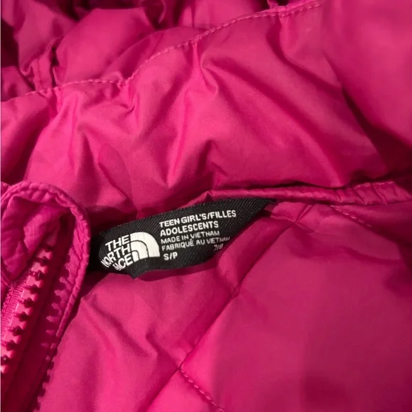 The North Face Fuchsia Quilted Jacket - Picture 4 of 5